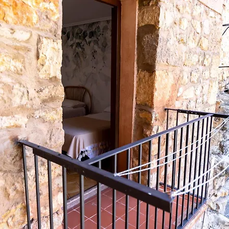 Mirador De Palacios- Centrico Con Vistas Y Parking Cerca Albarracín Extérieur photo