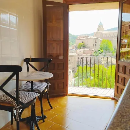Mirador De Palacios- Centrico Con Vistas Y Parking Cerca Albarracín Extérieur photo